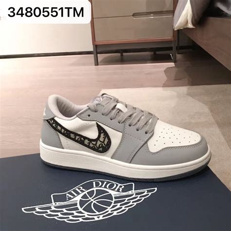 nike christian dior prezzo